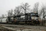 NS 2589 & 9061 lead train 158 northbound